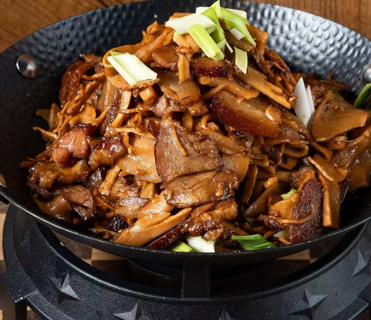 crispy bamboo shoots with xiangxi cured pork